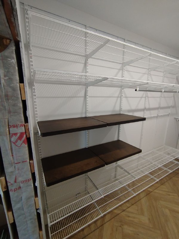 Белая угловая гардеробная с деревом, ~1,8×2,7 м, фото 3