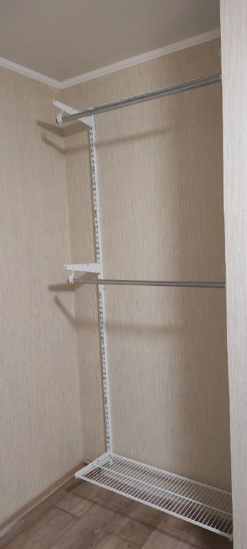 Белая угловая гардеробная с полками для обуви, ~1,8×1,2 м, фото 2
