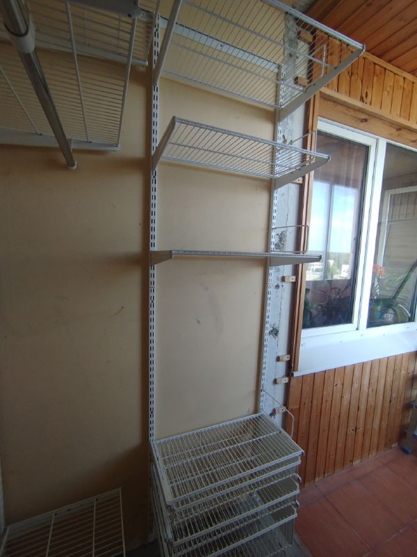 Белая угловая гардеробная с выдвижными корзинами, ~1,3×1,2 м, фото 3
