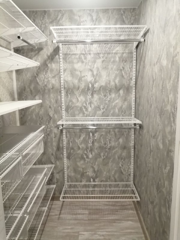 Белая угловая гардеробная с выдвижными корзинами, ~1,1×2 м, фото 5