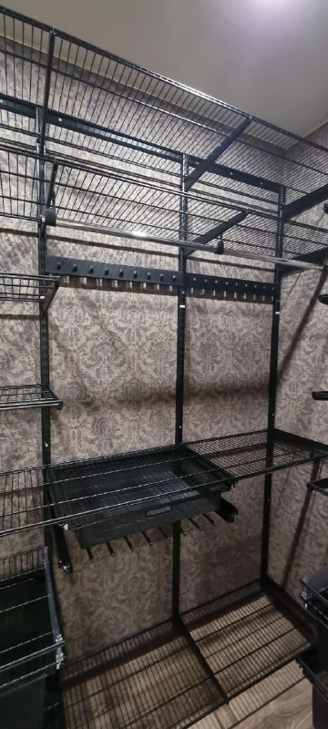 Чёрная П-образная гардеробная с брючницей, ~1,8×2 м, фото 2