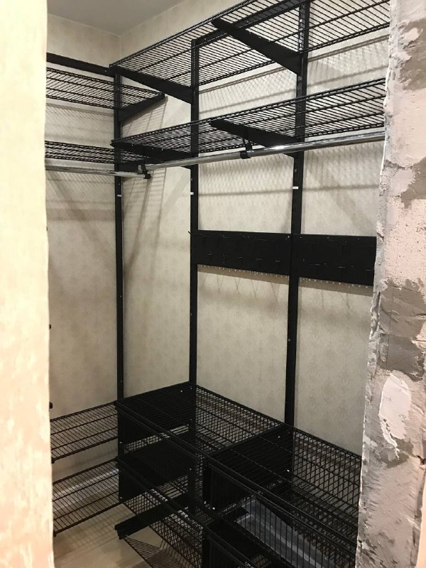 Чёрная П-образная гардеробная с брючницей, ~2,7×2 м, фото 3