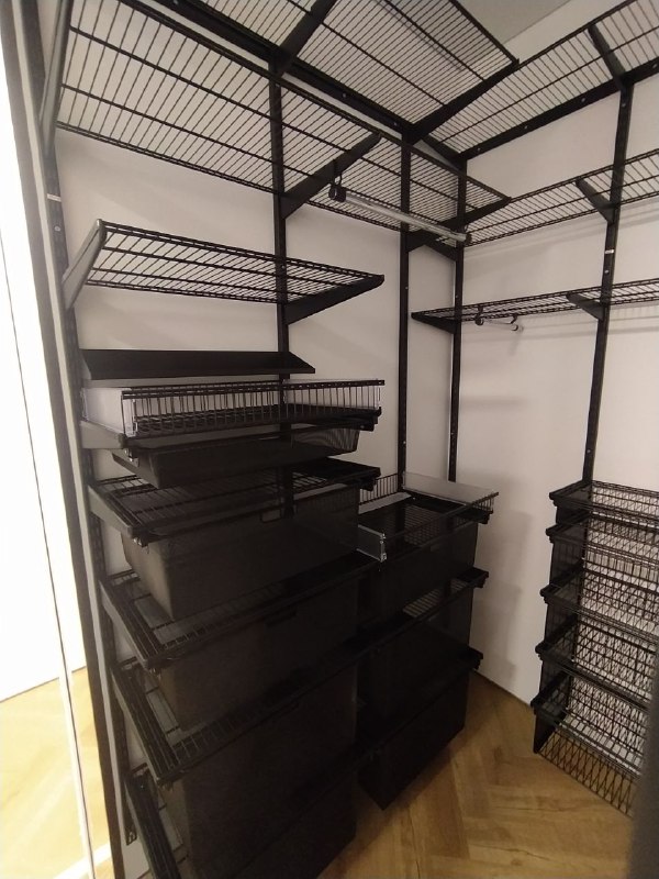 Чёрная П-образная гардеробная с полками для обуви, ~1,8×2 м, фото 3