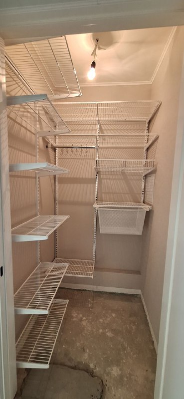 Чёрная П-образная гардеробная с выдвижными корзинами, ~1,8×2 м, фото 2