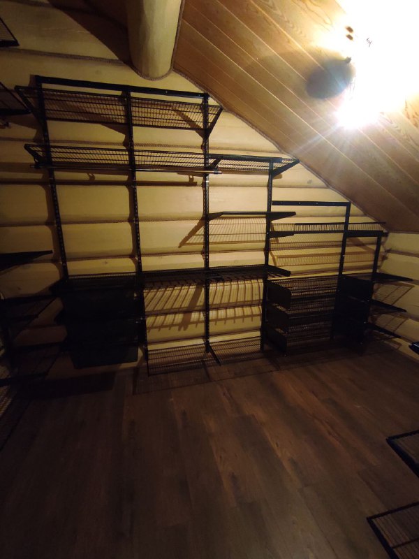 Чёрная П-образная гардеробная с выдвижными корзинами, ~2,5×3 м, фото 1