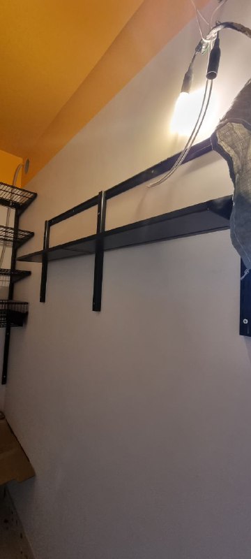 Чёрная П-образная гардеробная с выдвижными корзинами, ~2,4×2,8 м, фото 6