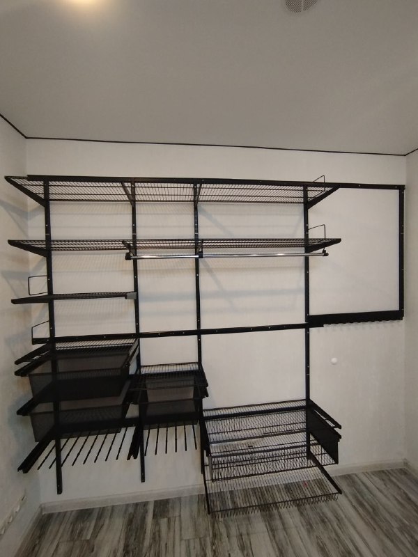 Чёрная прямая гардеробная с брючницей, ~2,8×2 м, фото 2