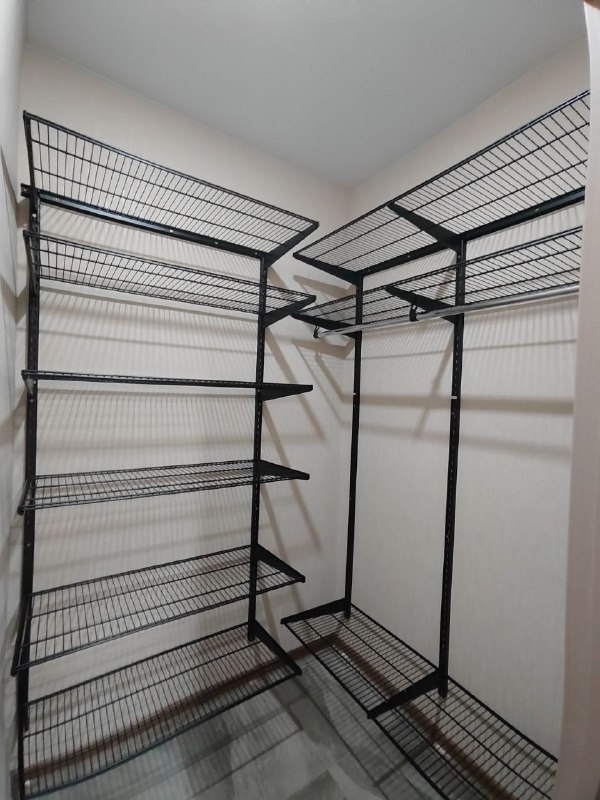 Чёрная угловая гардеробная, ~1,2×1,5 м, фото 1