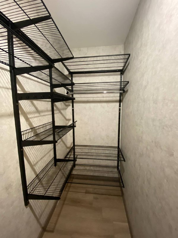 Чёрная угловая гардеробная, ~1,8×2,1 м, фото 1