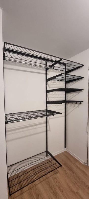Чёрная угловая гардеробная, ~1,3×1,2 м, фото 1