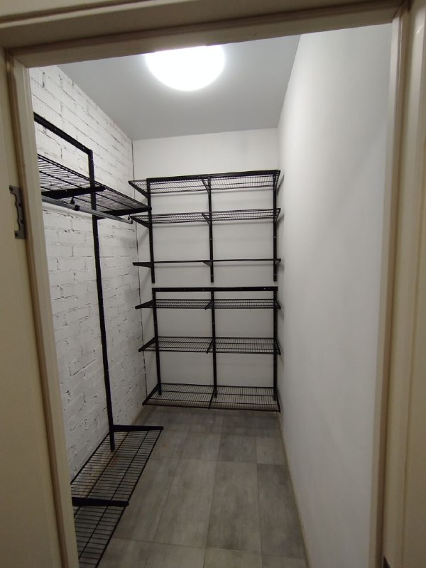 Чёрная угловая гардеробная, ~1,8×2,1 м, фото 2
