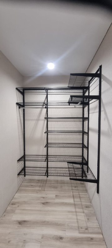 Чёрная угловая гардеробная, ~1,8×2,5 м, фото 1