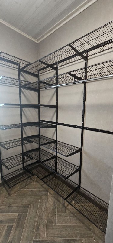 Чёрная угловая гардеробная, ~2,2×1,5 м, фото 1