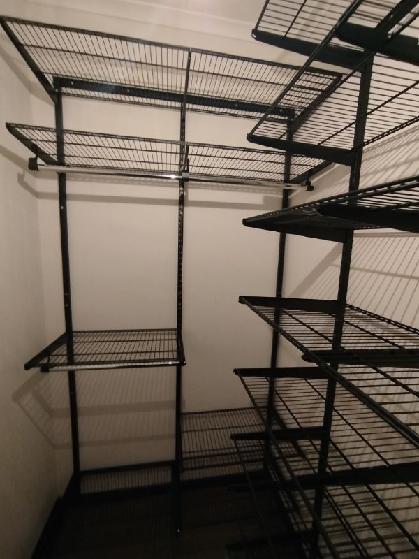 Чёрная угловая гардеробная, ~1,3×2,1 м, фото 2
