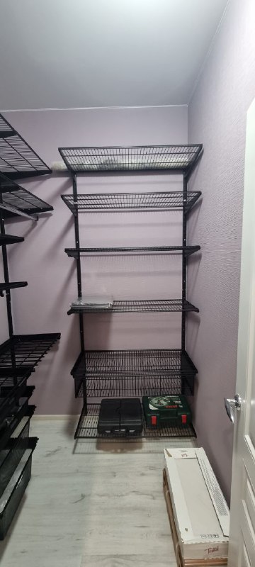 Чёрная угловая гардеробная, ~1,1×2,1 м, фото 1