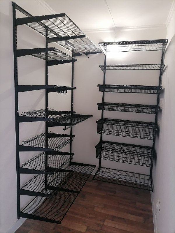 Чёрная угловая гардеробная, ~1,2×2,1 м, фото 1