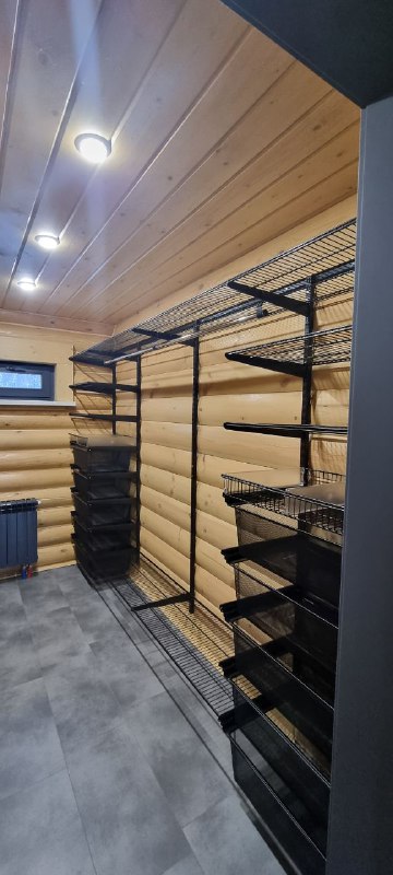 Чёрная угловая гардеробная с выдвижными корзинами, ~3×2 м, фото 2