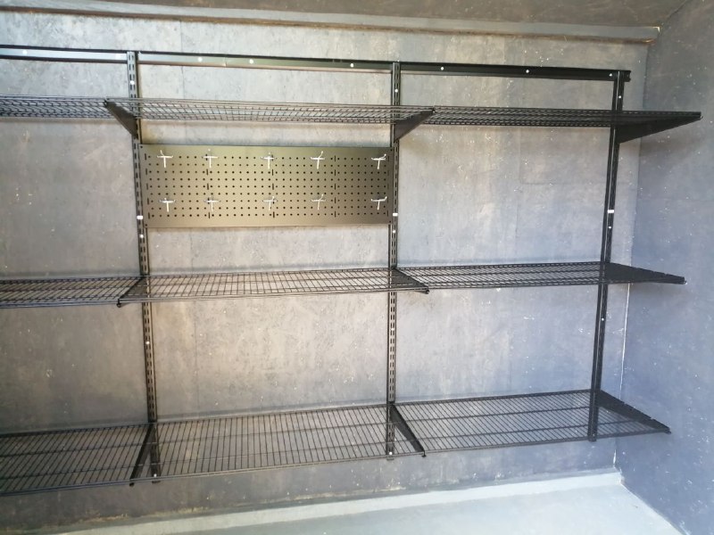 Чёрная угловая гардеробная с выдвижными корзинами, ~2,4×2,1 м, фото 4