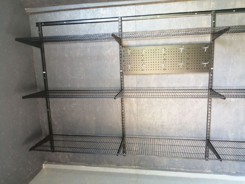 Чёрная угловая гардеробная с выдвижными корзинами, ~2,4×2,1 м, фото 5