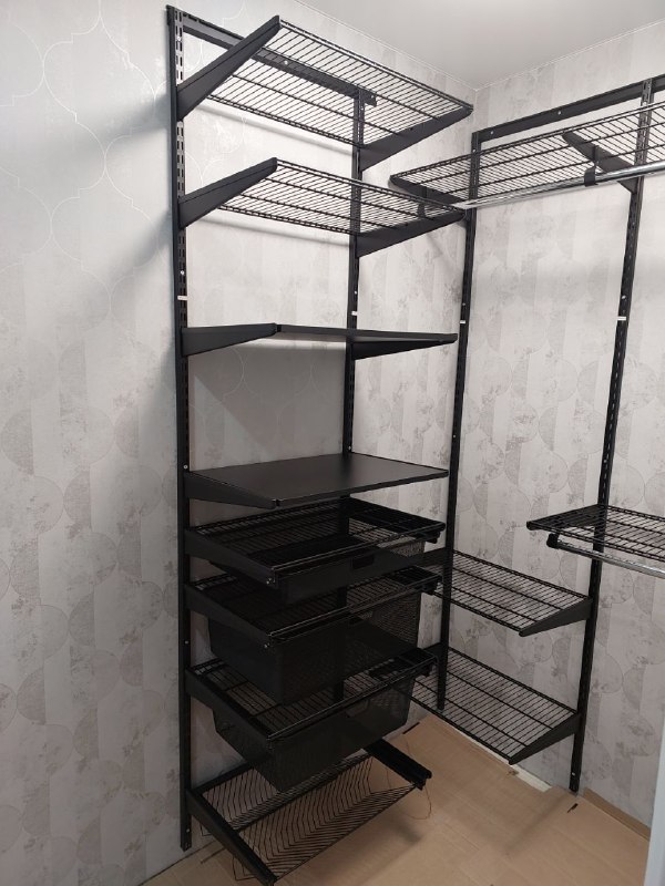 Чёрная угловая гардеробная с выдвижными корзинами, ~2×2,5 м, фото 2