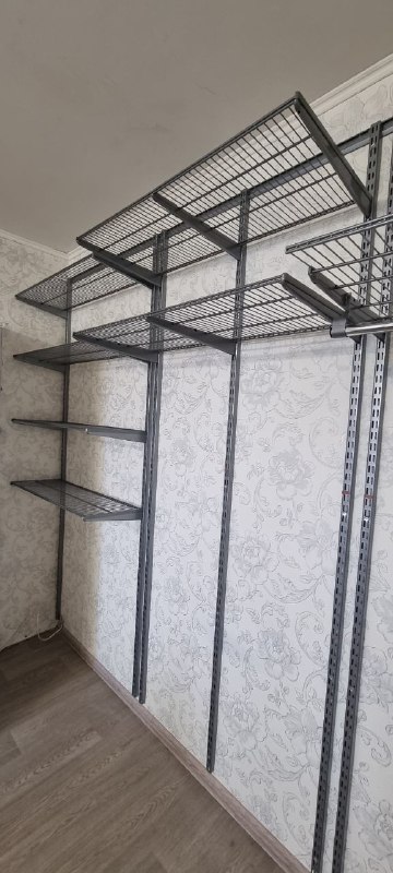 Серая угловая гардеробная, ~2,7×1,8 м, фото 2