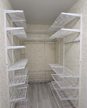 Белая двухсторонняя гардеробная, ~1,8×2,5 м, фото 1
