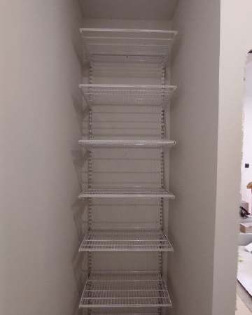 Белая двухсторонняя гардеробная, ~1,8×2 м, фото 2