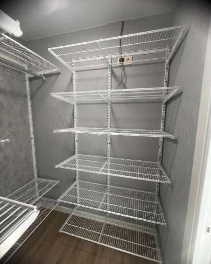 Белая П-образная гардеробная, ~1,6×2 м, фото 2