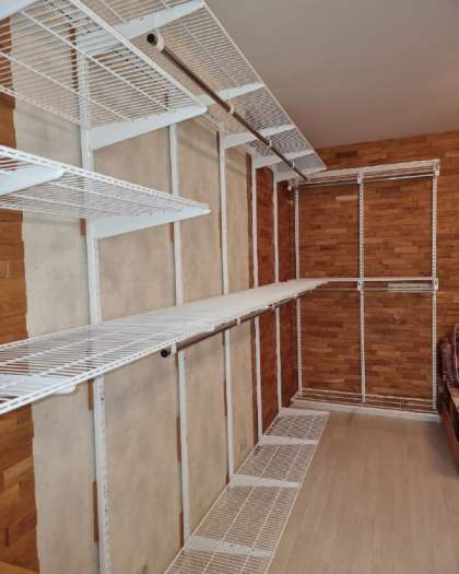 Белая П-образная гардеробная, ~4,2×3 м, фото 2