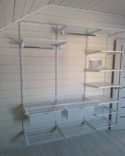 Белая П-образная гардеробная с брючницей, ~3×2,8 м, фото 4