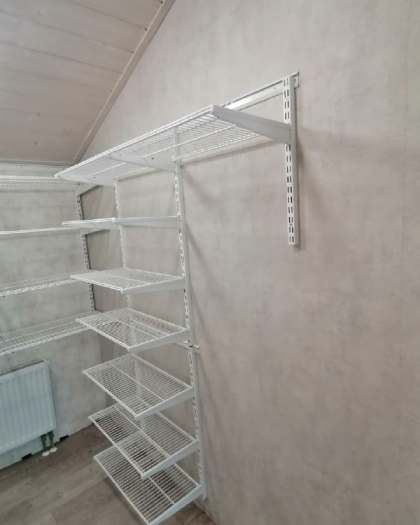 Белая П-образная гардеробная с полками для обуви, ~1,8×2,7 м, фото 3