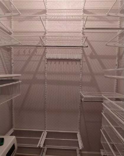 Белая П-образная постирочная с выдвижными корзинами, ~1,8×1,5 м, фото 2