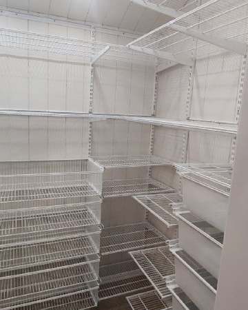 Белая П-образная постирочная с выдвижными корзинами, ~2,7×2 м, фото 3