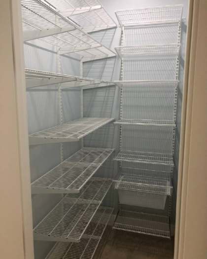 Белая угловая гардеробная, ~0,8×1,5 м, фото 1