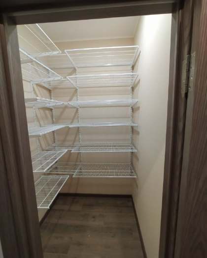 Белая угловая гардеробная, ~1,8×2,4 м, фото 2