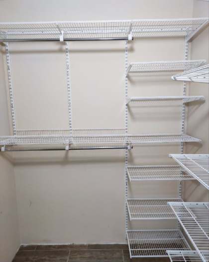 Белая угловая гардеробная, ~1,2×1,2 м, фото 1