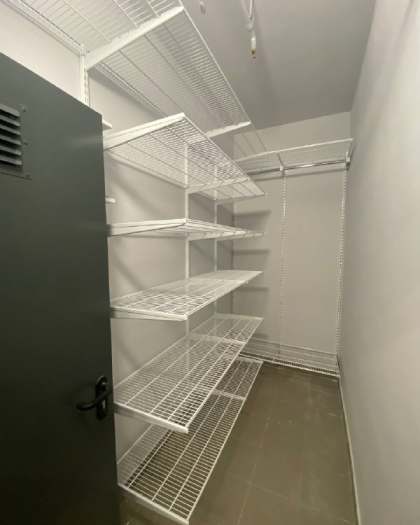 Белая угловая гардеробная, ~1,8×2,5 м, фото 2