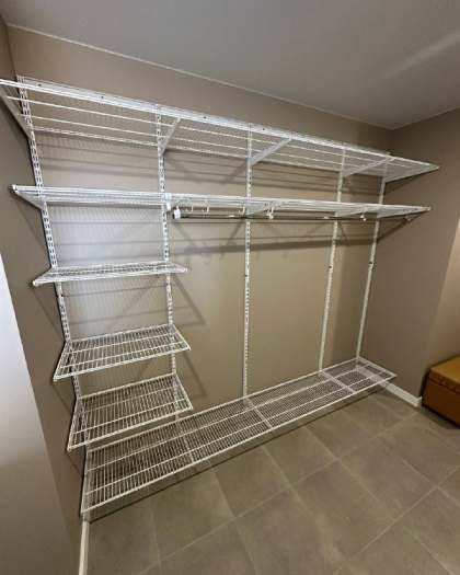 Белая угловая гардеробная, ~3×1,8 м, фото 1