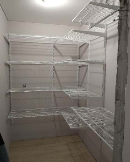 Белая угловая гардеробная, ~1,8×1,7 м, фото 2