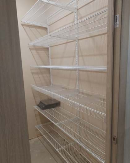 Белая угловая гардеробная, ~1,3×2 м, фото 4