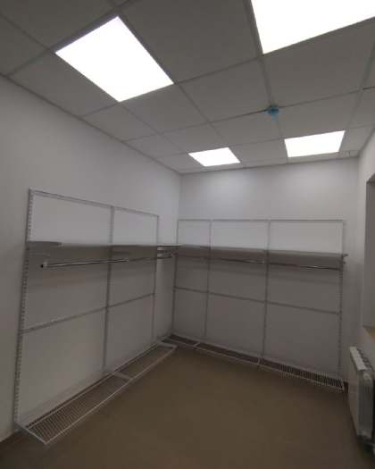 Белая угловая гардеробная, ~2×2,5 м, фото 1