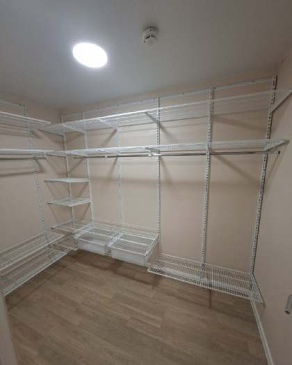 Белая угловая гардеробная, ~2,8×2,1 м, фото 2