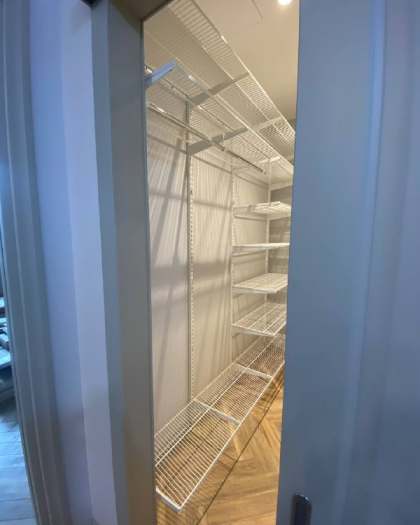 Белая угловая гардеробная, ~1,2×2 м, фото 1