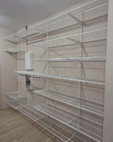 Белая угловая гардеробная, ~2,7×1,8 м, фото 1