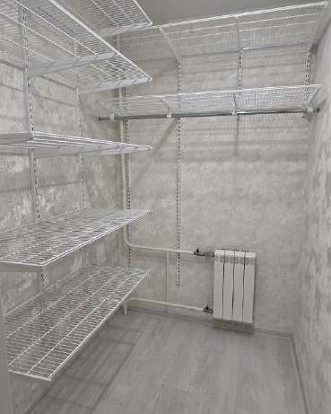 Белая угловая гардеробная, ~1,8×2 м, фото 1
