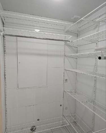 Белая угловая гардеробная, ~1,4×2 м, фото 2
