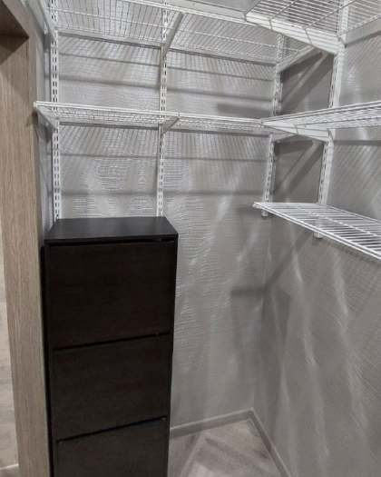 Белая угловая гардеробная, ~1,4×1,9 м, фото 1
