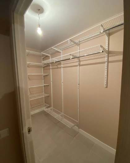 Белая угловая гардеробная, ~1,4×2,2 м, фото 1