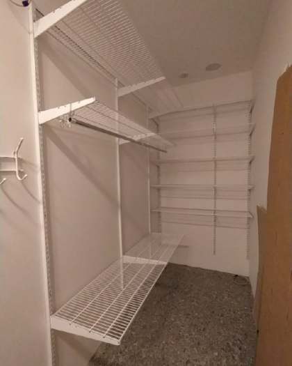 Белая угловая гардеробная, ~1,3×2 м, фото 1