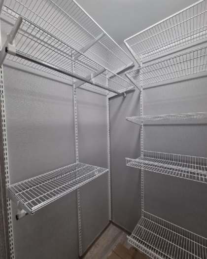 Белая угловая гардеробная, ~1,2×1,5 м, фото 2